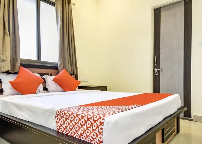 Hotel Oyo 786 Shree Guru Annex